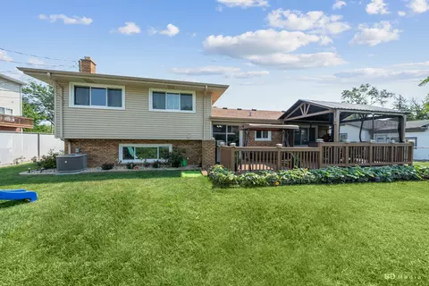 Exterior - 7288 W 83rd St, Bridgeview, IL 60455 photo 4 of 8