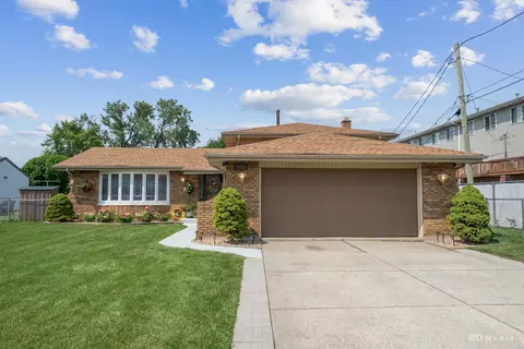 Exterior - 7288 W 83rd St, Bridgeview, IL 60455 photo 2 of 8
