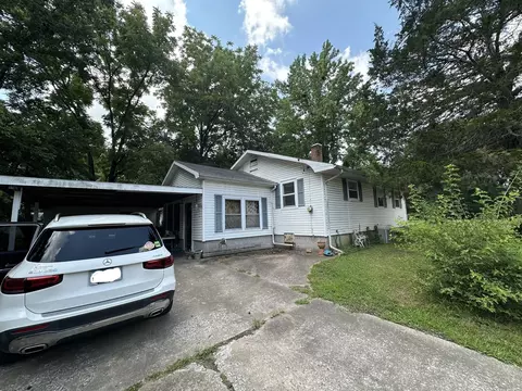 521 N Springer St, Carbondale, IL 62901