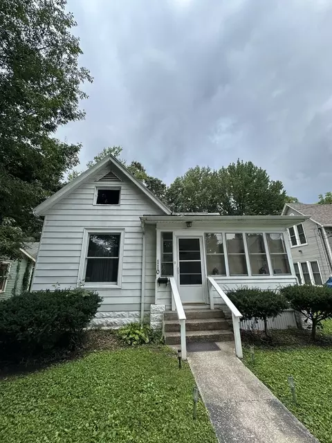 110 S Forest Ave, Carbondale, IL 62901