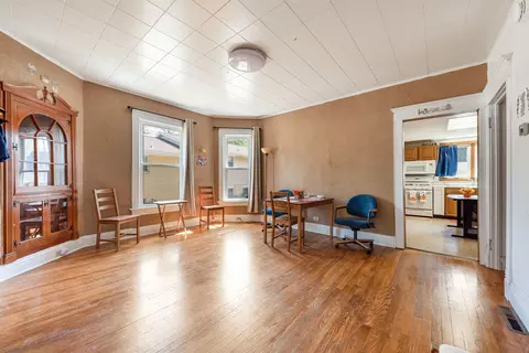 Living - 550 W Henry St, Kankakee, IL 60901 photo 1 of 1