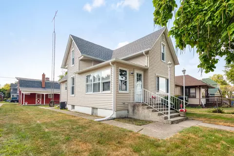 Exterior - 550 W Henry St, Kankakee, IL 60901 photo 5 of 5