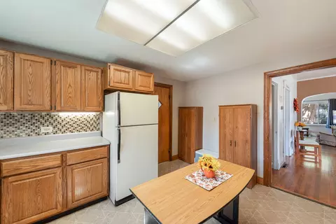 Kitchen - 550 W Henry St, Kankakee, IL 60901 photo 2 of 2