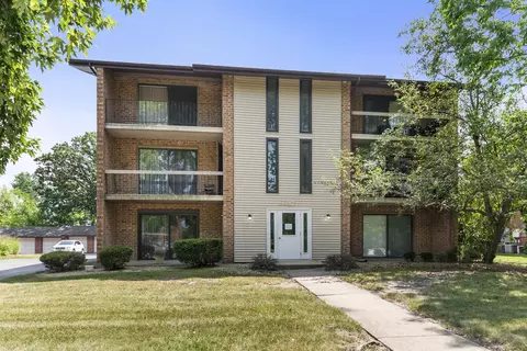 9837 Treetop Dr #1W, Orland Park, IL 60462