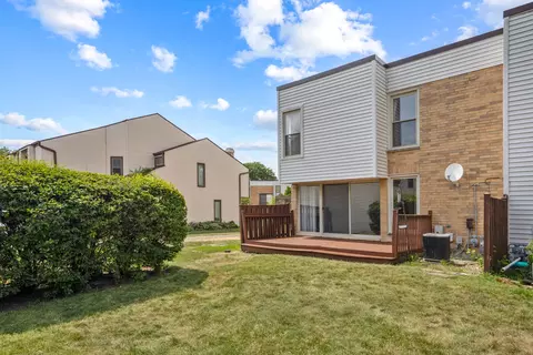 Exterior - 369 Cedar Tree Ct, Hoffman Estates, IL 60169 photo 3 of 3