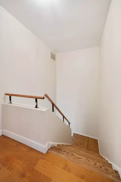 Entry Way - 369 Cedar Tree Ct, Hoffman Estates, IL 60169 photo 2 of 3