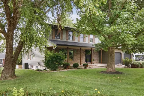 Exterior - 302 Ceilo View St, Colfax, IL 61728 photo 2 of 8