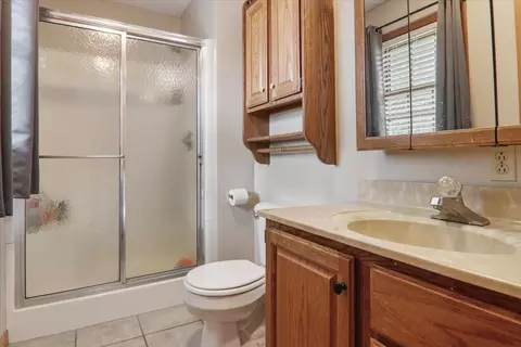 Bath - 302 Ceilo View St, Colfax, IL 61728 photo 2 of 3