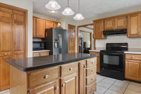 Kitchen - 302 Ceilo View St, Colfax, IL 61728 photo 2 of 3