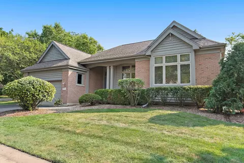 531 Vintage Dr, Lake In The Hills, IL 60156