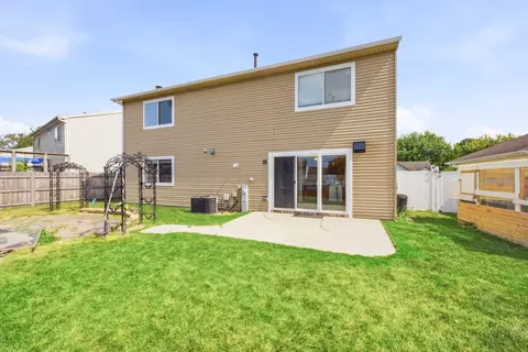 Exterior - 1320 Burns Dr, Elgin, IL 60120 photo 4 of 9