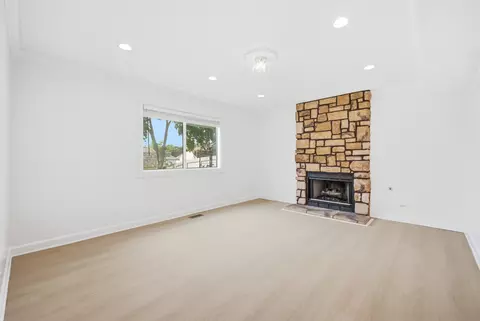 Living - 1320 Burns Dr, Elgin, IL 60120 photo 6 of 7