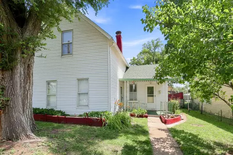 621 Oak St, Davenport, IA 52802