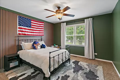 Bedroom - 651 Clover Dr, Algonquin, IL 60102 photo 4 of 5