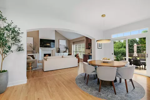 Dining - 651 Clover Dr, Algonquin, IL 60102 photo 4 of 4
