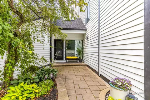 112 Ravine Ln, North Barrington, IL 60010