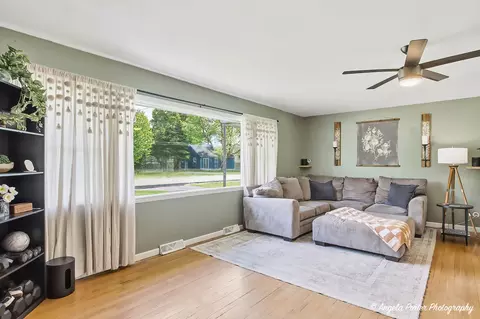Living - 353 Marengo Rd, Harvard, IL 60033 photo 1 of 3