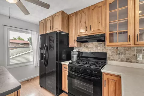 Kitchen - 4809 50th Ave, Moline, IL 61265 photo 5 of 5