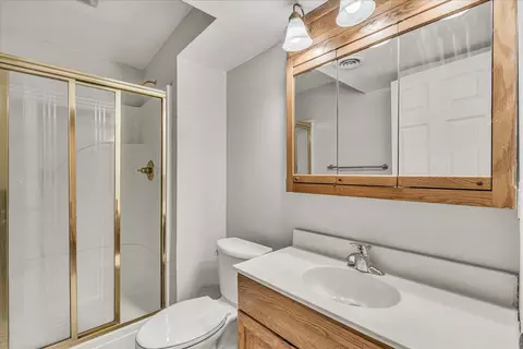 Bath - 4809 50th Ave, Moline, IL 61265 photo 1 of 2