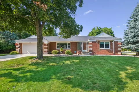 1432 Robinhood Ln, La Grange Park, IL 60526