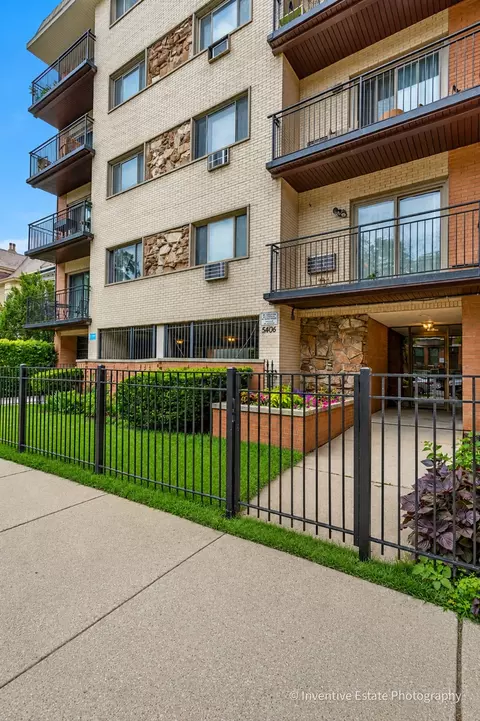 5406 S Harper Ave #303, Chicago, IL 60615