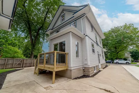 Exterior - 719 5th St, Aurora, IL 60505 photo 6 of 6