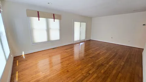 Living - 2530 S Pine St, Centralia, IL 62801 photo 5 of 5