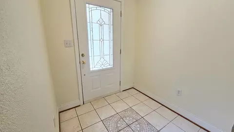 Entry Way - 2530 S Pine St, Centralia, IL 62801 photo 1 of 2