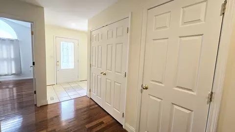Entry Way - 2530 S Pine St, Centralia, IL 62801 photo 2 of 2