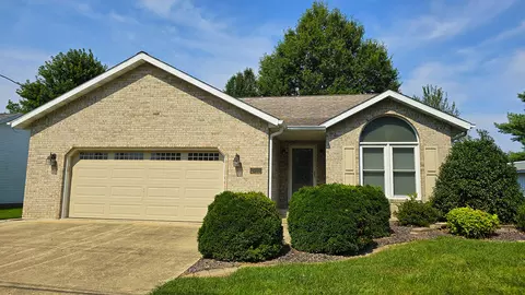 Exterior - 2530 S Pine St, Centralia, IL 62801 photo 3 of 17