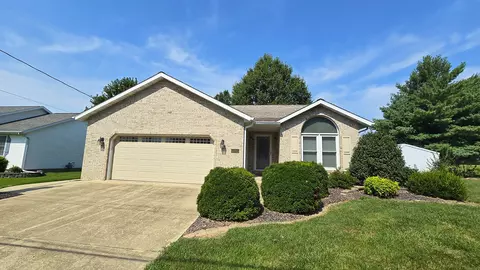 Exterior - 2530 S Pine St, Centralia, IL 62801 photo 2 of 17