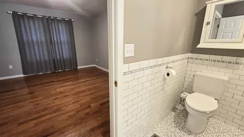 Bath - 2530 S Pine St, Centralia, IL 62801 photo 6 of 6