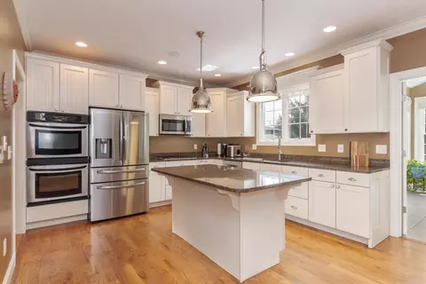 Kitchen - 15 Strawberry Rd, Bloomington, IL 61704 photo 3 of 4