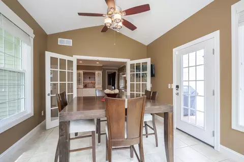 Dining - 15 Strawberry Rd, Bloomington, IL 61704 photo 2 of 6