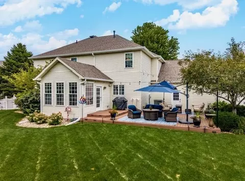 Exterior - 15 Strawberry Rd, Bloomington, IL 61704 photo 4 of 8