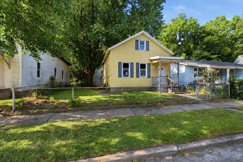 1851 W 6th St, Davenport, IA 52802