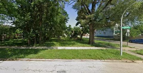 6755 S Honore St, Chicago, IL 60636