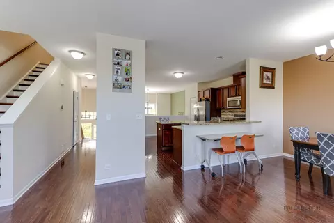 Entry Way - Undisclosed, Aurora, IL 60504 photo 3 of 3