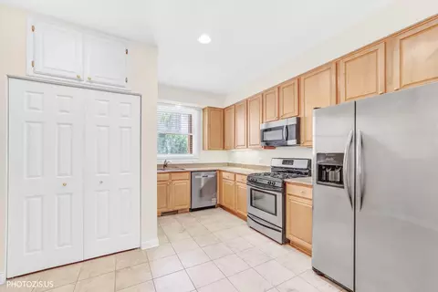 Kitchen - 1130 S Troy Ave #E, Chicago, IL 60612 photo 2 of 4