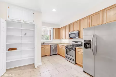 Kitchen - 1130 S Troy Ave #E, Chicago, IL 60612 photo 3 of 4