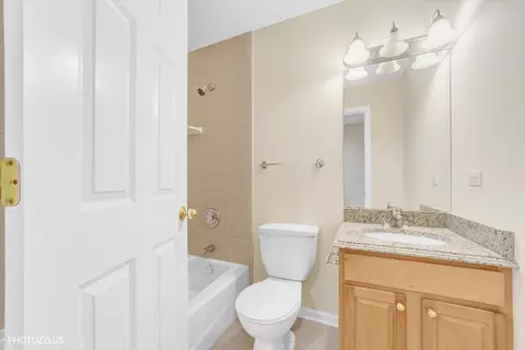 Bath - 1130 S Troy Ave #E, Chicago, IL 60612 photo 4 of 4