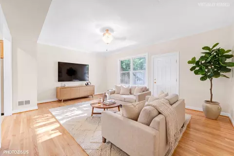 Living - 1130 S Troy Ave #E, Chicago, IL 60612 photo 1 of 6