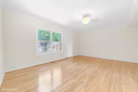 Living - 1130 S Troy Ave #E, Chicago, IL 60612 photo 4 of 6