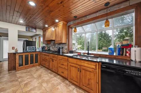 Kitchen - 202 E Prospect St, Kewanee, IL 61443 photo 2 of 4