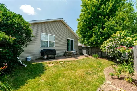 Exterior - 2 Harrison Ct, Bloomington, IL 61704 photo 5 of 5