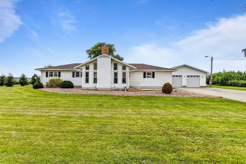 40 E 950 North Rd, Cerro Gordo, IL 61818