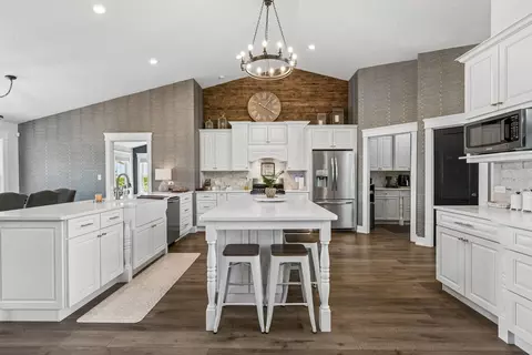 Kitchen - 25831 S 104th Ave, Monee, IL 60449 photo 2 of 13