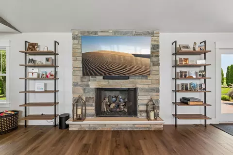 Living - 25831 S 104th Ave, Monee, IL 60449 photo 5 of 5
