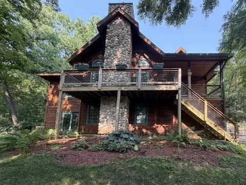 11 Heatherdowns Ln, Galena, IL 61036
