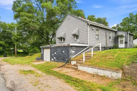 405 18 12 Ave, Rock Island, IL 61201